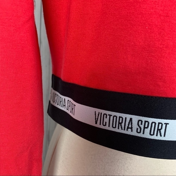 Victoria Sport | red crop top - Picture 11 of 11